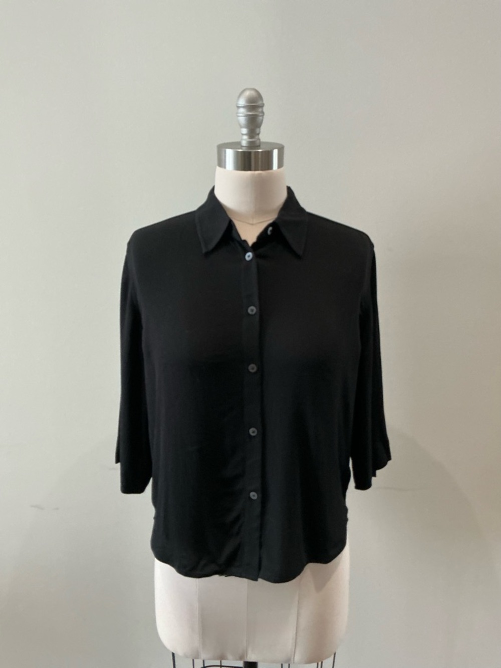 Babaton Black Button-Front Collared Women's Shirt